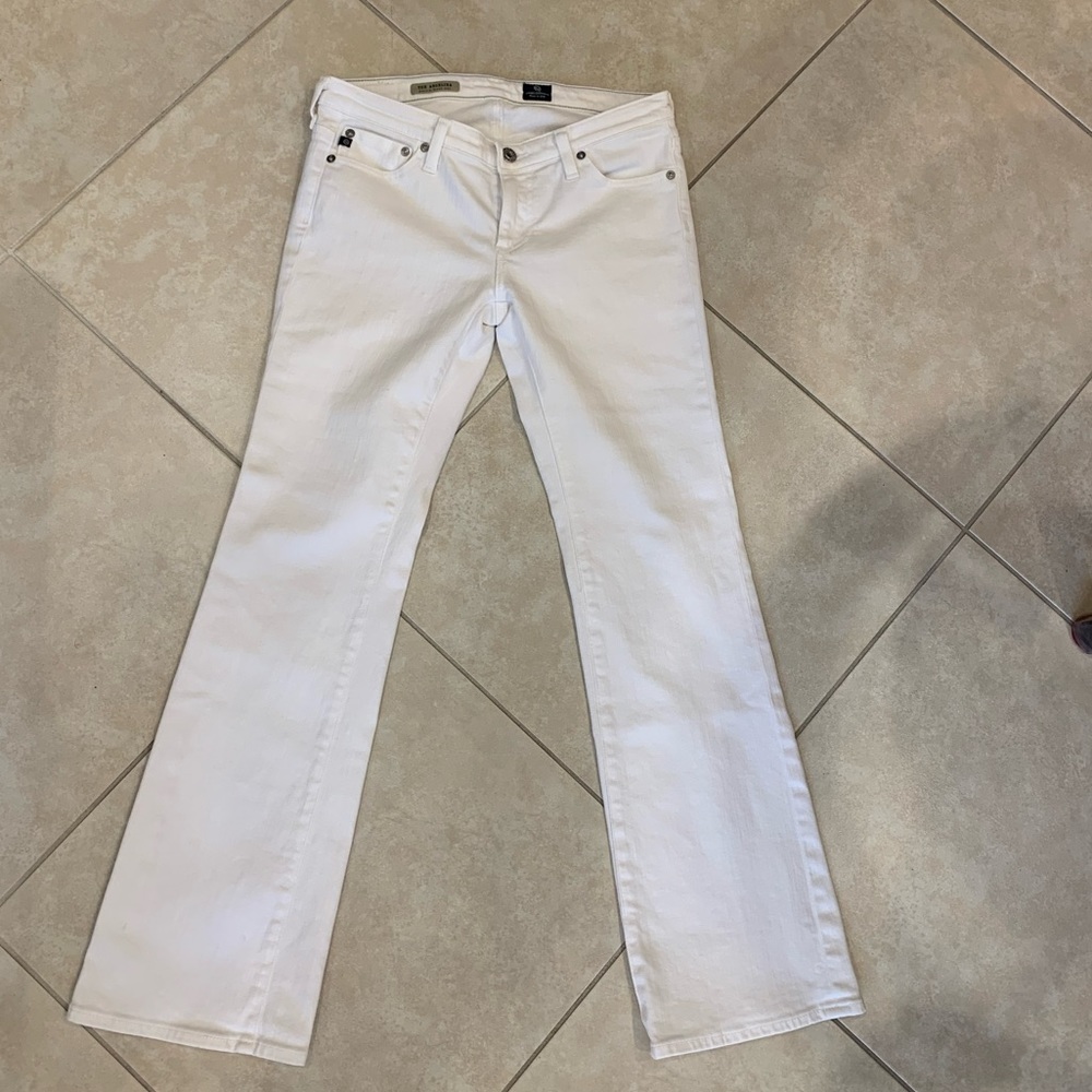 AG Angelina bootcut petite in white. Practically brand new, worn 1x. Size 27